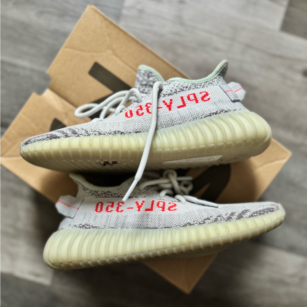 adidas Yeezy Boost 350 V2